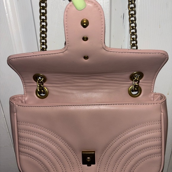 Gucci Pink and Gold Crossbody Bag with Quilted Design - Picture 7 of 17
